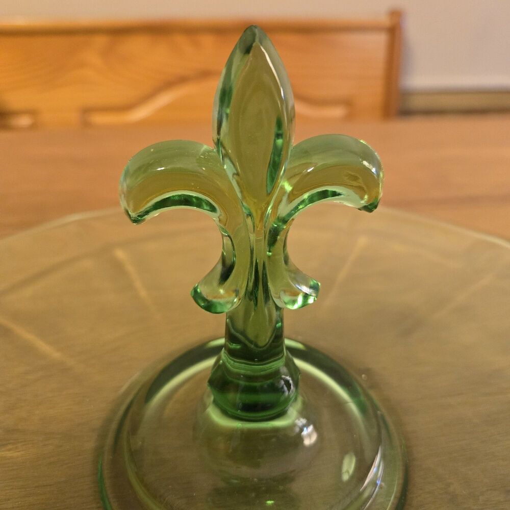Vintage Fostoria Green Uranium Glass Serving Tray W/ Fleur De Lis Handle - Picture 2 of 6